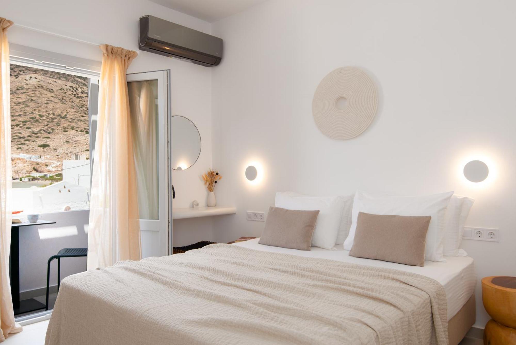 O Kapetan Andreas Apartment Kamares  Bagian luar foto